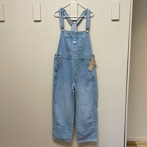 Women’s Brand New Levi Overalls-L